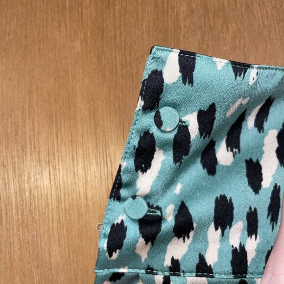 H&M Womens Animal Print V-Neck Blouse Size S Teal & Black - Picture 7 of 10